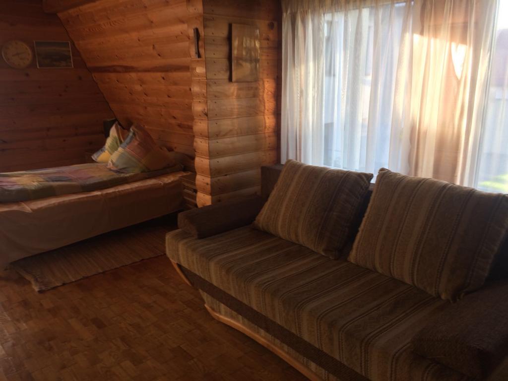 Hotel Viesu Nams Mezu 13 Ventspils Exteriér fotografie